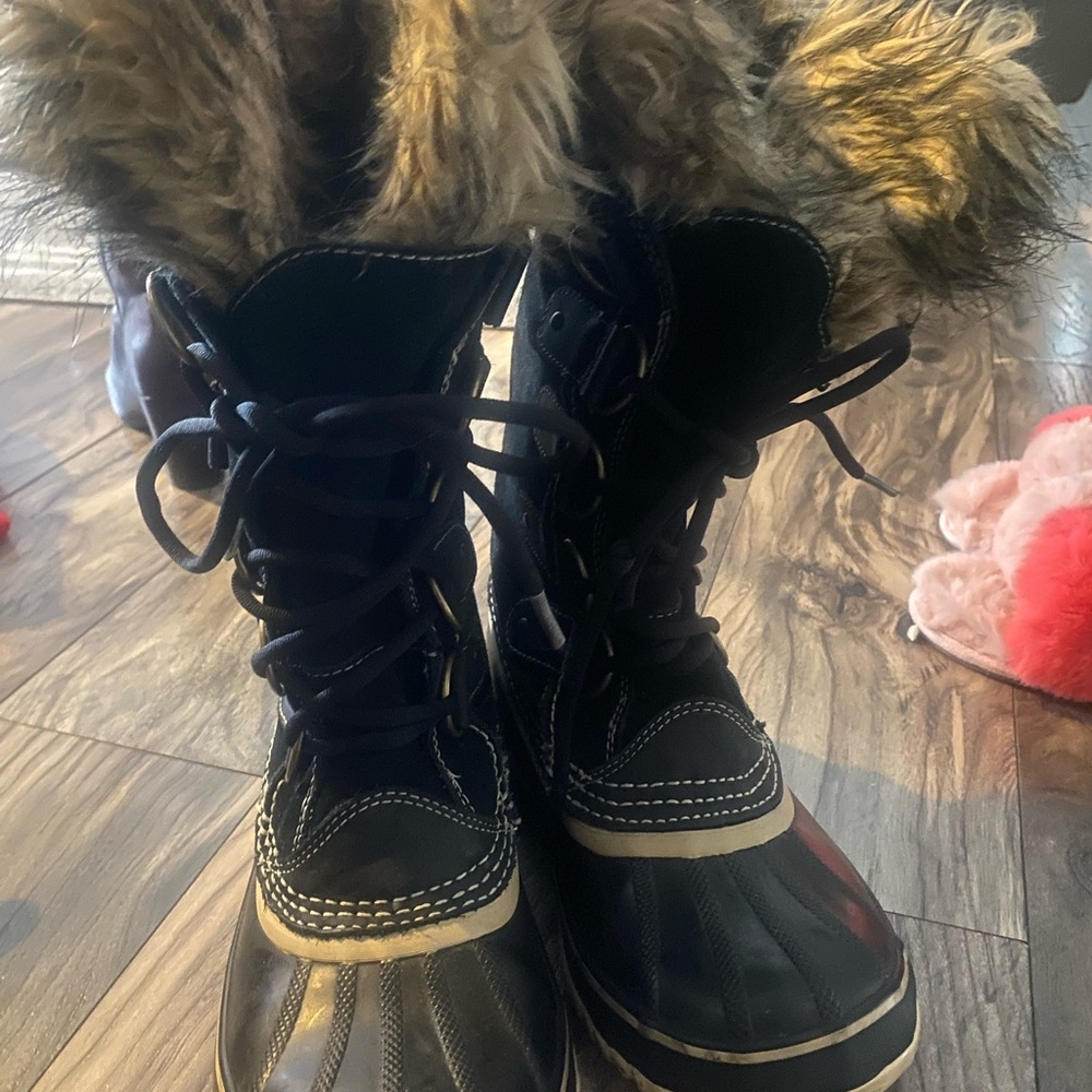 Womens sorel size 8